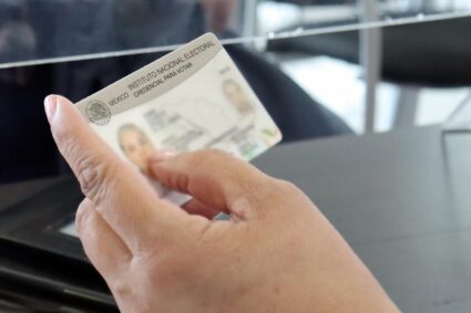 Invita INE a guanajuatenses residentes en el extranjero a tramitar su credencial para votar