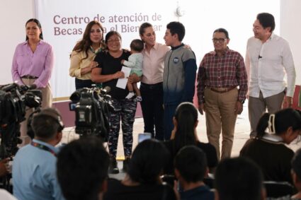 PRESIDENTA CLAUDIA SHEINBAUM INAUGURA CENTRO DE ATENCIÓN DE BECAS PARA EL BIENESTAR EN CELAYA, GUANAJUATO